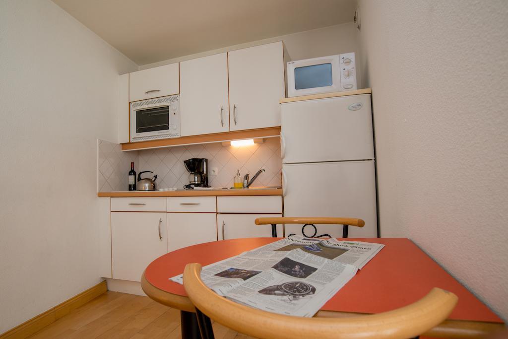 Privilodges Chateau Perrin Grenoble Exterior foto
